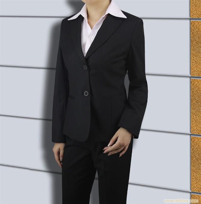 職業(yè)裝定制怎么穿更漂亮 職業(yè)裝定制怎么穿更漂亮